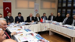 Karabağlar'da muhtar toplantıları sürüyor