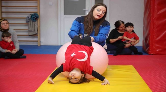 Bayraklı'da anne-çocuk jimnastik kursu