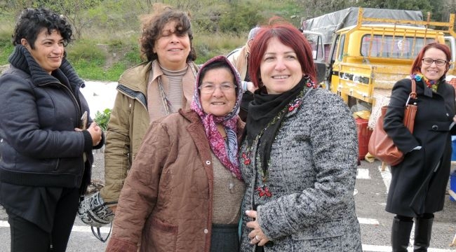 Karaburun Belediyesi'nden yaşlılara market hizmeti 