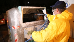 Buca'da her gece konteynerlere dezenfekte operasyonu