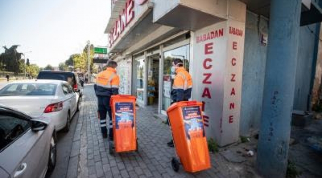 İzmir'de atık maske ve eldivenlere özel tıbbi kova