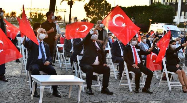 Konak Meydanı'nda 15 Temmuz anması 