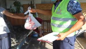 Bayraklı'da 74 aileye 150 kg et