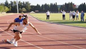 Gençler, Ege Üniversiteli olmak için ter döküyor
