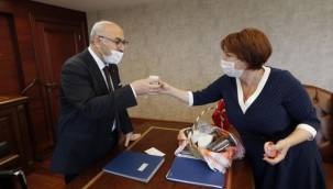 İlkay Girgin Erdoğan, İzmir Valisi Yavuz Selim Köşger'i ziyaret etti
