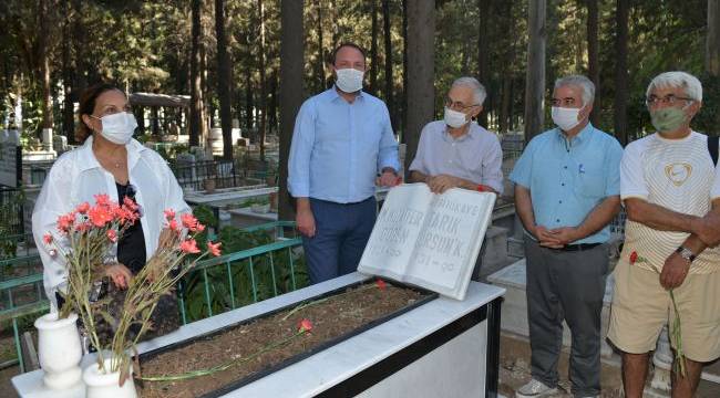 Usta Edebiyatçı Tarık Dursun K. kabri başında anıldı