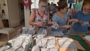 Seferihisar Belediyesi maskesini kendi yapıyor