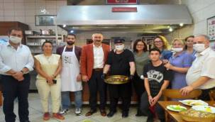 İzmir Mutfak Kültürü Derneği Genç Şefleri Tarihi Lezzetlerle Buluşturuyor