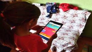 Tablet dağıtımına Kiraz'dan başlandı