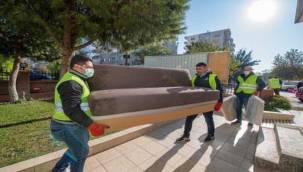 Depremzedelere beyaz eşya desteği sürüyor