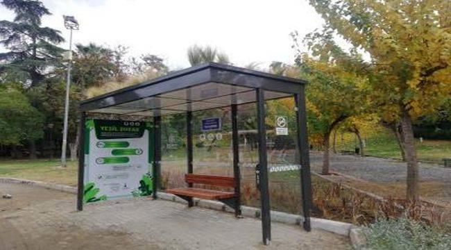 İzmir'in ilk doğa dostu otobüs durağı