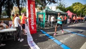 Maratonİzmir'de yarı dünya turu