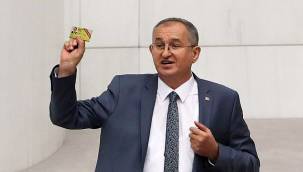 "Milyonluk saraylar yaparken tasarruf yok, 50 kuruşluk gazeteye yasak var"