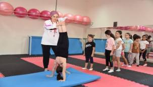 Yunusemreli Minikler Jimnastik Yapıyor