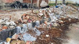 Torbalı'da Sanayi Sitesi Çöplük Oldu