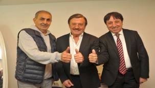 Ada Maksim'de Yıldızlar Geçidi Sürüyor