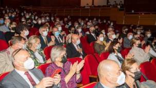 "İzmir, dünya kenti kimliğine kültür sanat alanında da ulaşacak"