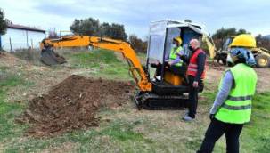 30 kadın, iş makinası operatörü ve ağır vasıta şoförü olmak için ter döküyor