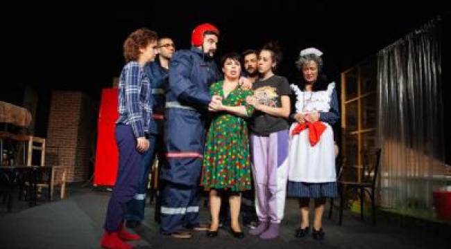İzmir Şehir Tiyatroları "Tavşan Tavşanoğlu" ile seyirciyle buluşuyor