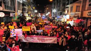 Balçovalı Kadınlar Hem İsyan Etti Hem de Eğlendi