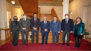 İzmir Büyükşehir Belediyesi'nden Türk Kızılayı'na Destek!