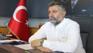 Konserlere Para Bulan Serdar Sandal Kütüphaneleri Kapatarak Tasarruf Yapıyor