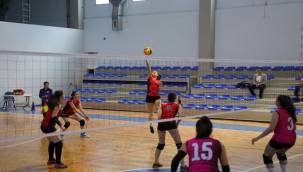 Bayraklı'da 23 Nisan coşkusu sporla başladı!