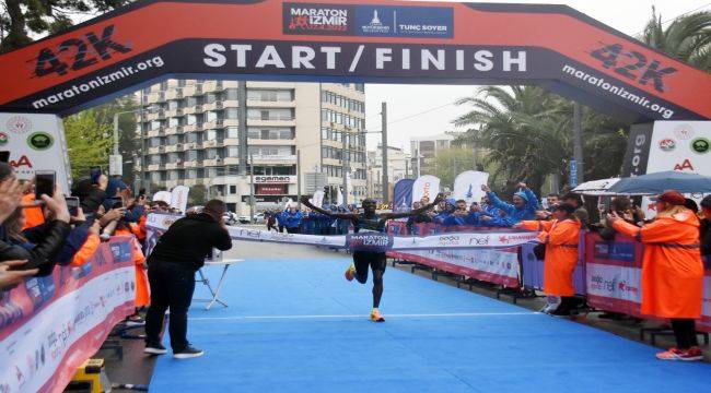 Yeni rekor yine Maraton İzmir'de
