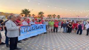 Güzelbahçeliler, zehir gemisini protesto etti