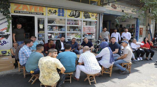AK Parti İzmir'den 40 derece sıcakta Tire turu