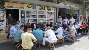 AK Parti İzmir'den 40 derece sıcakta Tire turu