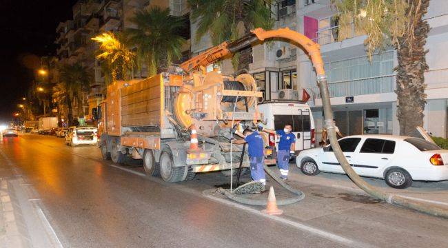 Bostanlı'nın kanalizasyon hatlarında kapsamlı temizlik 