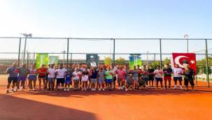 Çeşme'de Tenis Turnuvası Heyecanı