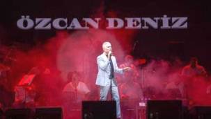 Çim Konserleri'nde Özcan Deniz rüzgarı