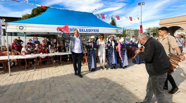 Gaziemir Belediyesi'nden mahalleliye "Tandır Fırını" hizmeti