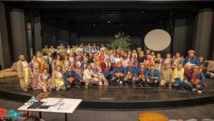 İzmirli 100 muhtar Zafer Yolu'nda ilk oyunlarını sahneleyecek