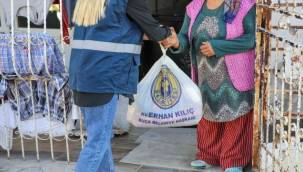 Buca'da kış öncesi sosyal yardım atağı