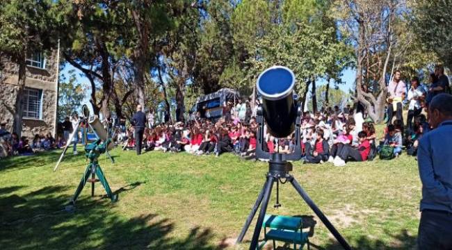 Gökyüzü tutkunları 'Parçalı Güneş Tutulması'nı EÜ Gözlemevinden izledi