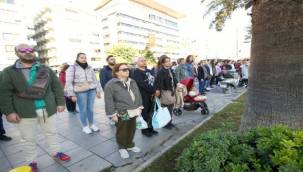 KARŞIYAKA'DA YAŞAM, 9'U 5 GEÇE DURDU