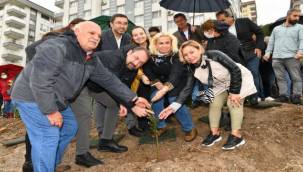 Zeytin Fidanları Çiğlili Kadınların Elinde Hayat Buldu