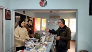 İYİ Parti Dikili Başkanlığından Gençlere Kitap Desteği