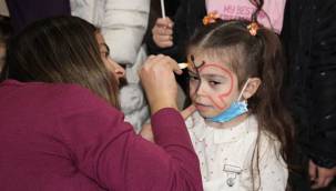 Aydın Büyükşehir Belediyesi Şehir Tiyatrosu Çocuklara Unutulmaz Bir Gün Yaşattı