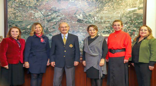 Chp'li Kadın Meclis Üyelerinden Büyükerşen'e Ziyaret