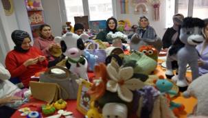 Hanımlar El Sanatları Kursundan Çok Memnun