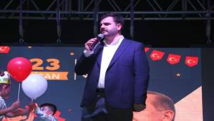 Karşıyaka'da, AK Parti Gençlik Kolları'ndan coşku dolu '23 Nisan Şenliği'