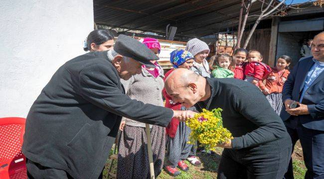 Soyer'den depremzede çiftçilere tam destek