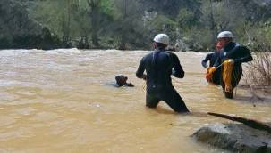 İzmirli dalgıçlar Munzur Çayı'nda kaybolan 3 kişiyi arıyor