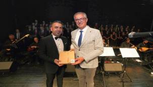 Türküler, depremde yaşamını yitirenler anısına seslendirildi