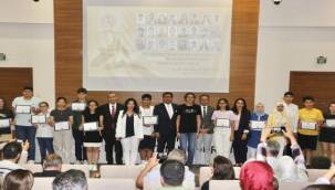 Liselere Geçiş Sınavında Tam Puan Alan Öğrencilerizmir İl Milli Eğitim Müdürlüğünde Bir Araya Geldi