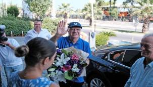 Başkan Engin Görevine Alkışlarla Döndü